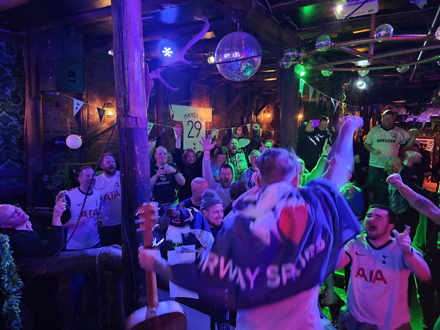 Sandro og The Voice of Spurs til Oslo